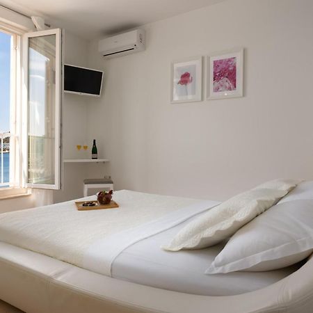 Design Apartment Bellevue Poreč Buitenkant foto